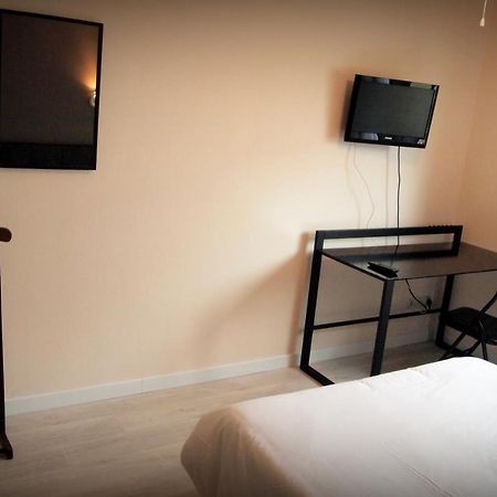 Hotel Le Rohu Séné Eksteriør billede