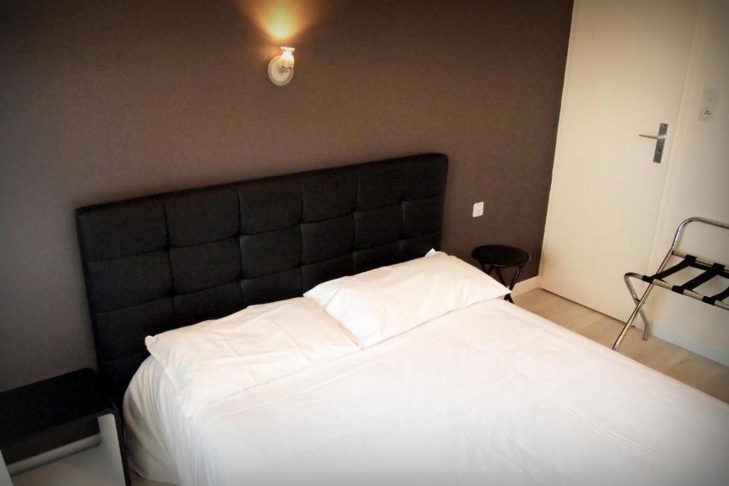Hotel Le Rohu Séné Eksteriør billede