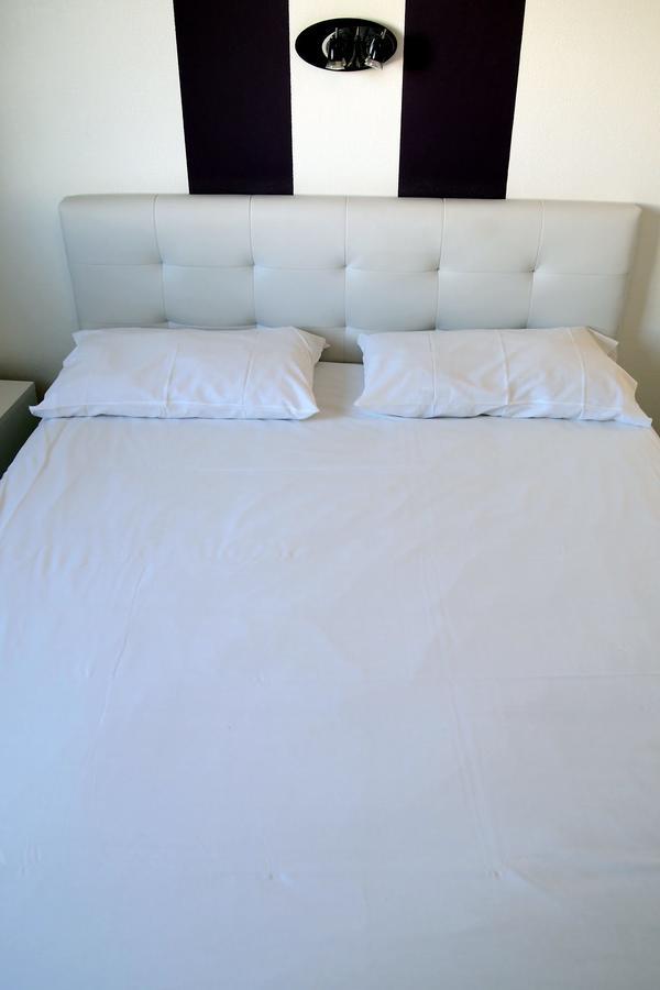 Hotel Le Rohu Séné Eksteriør billede
